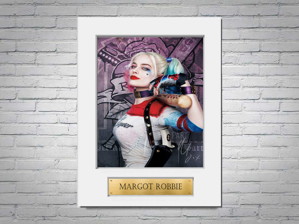 Margot Robbie A4 Printed Signed Autograph Photo Display Mount Gift