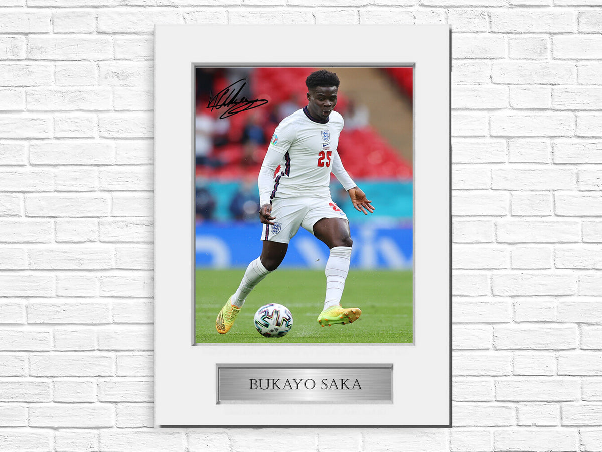 Bukayo Saka Football England A4 Printed Signed Photo Display Mount Gift